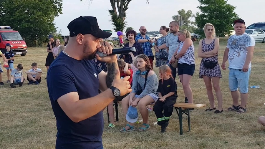 zator-spiewa-w-dlusku-gryf-14082022.mp4