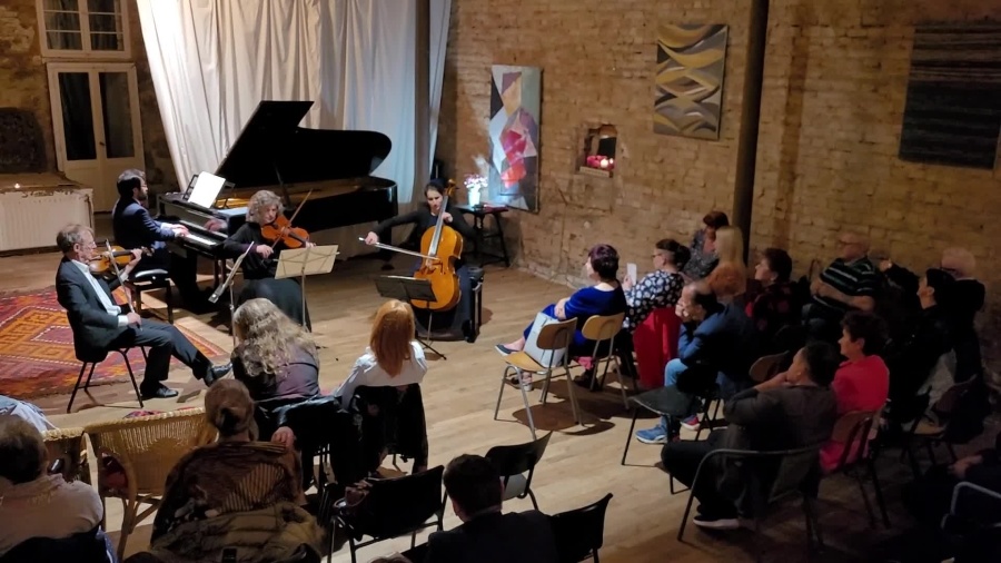 koncert-4-sala-u-kinala-24092022.mp4