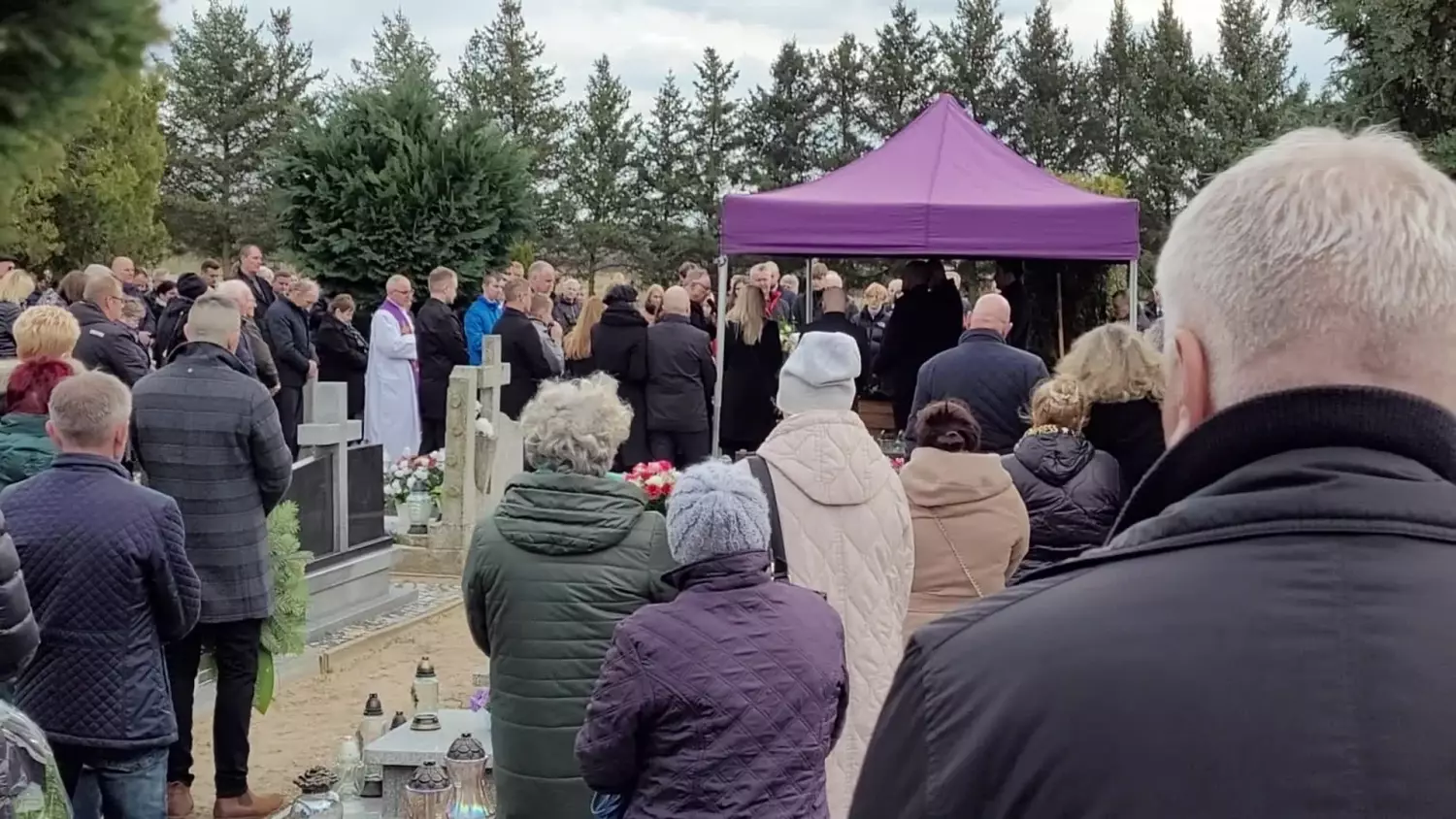 pogrzeb-starnowskiego-chojna-29032023.mp4