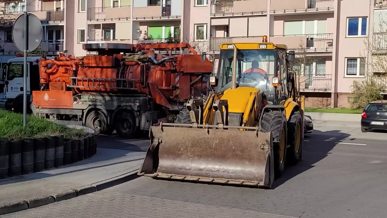 kanalizacja-na-krasinskiego-21042023.mp4