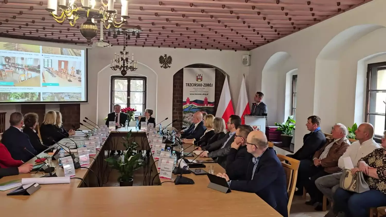 burmistrz-bartlomiej-wrobel-na-sesji-trzcinsko-zdroj-22032024.mp4