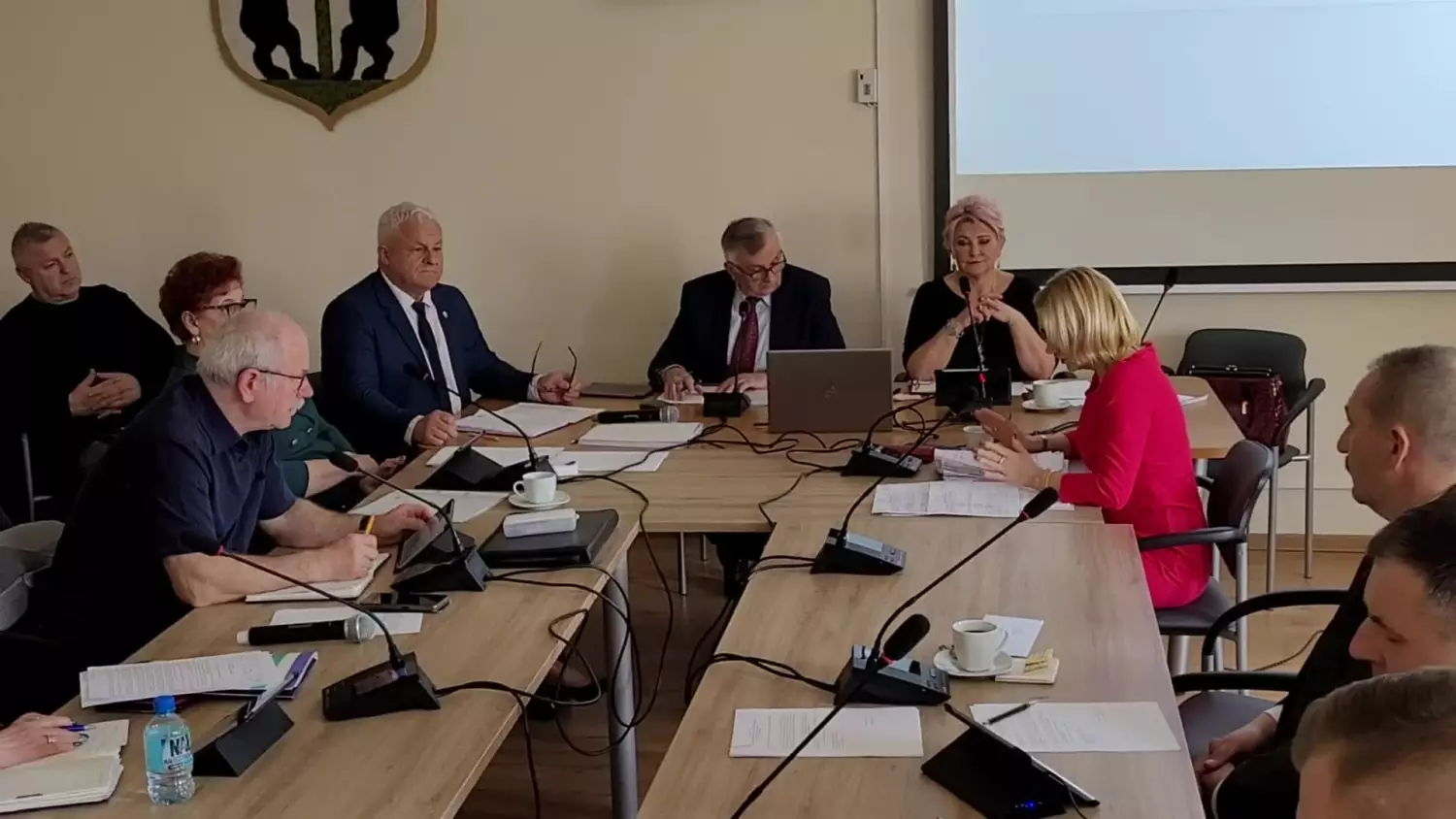 fatalny-stan-placu-zabaw-mieszkowice-sesja-20042023.mp4