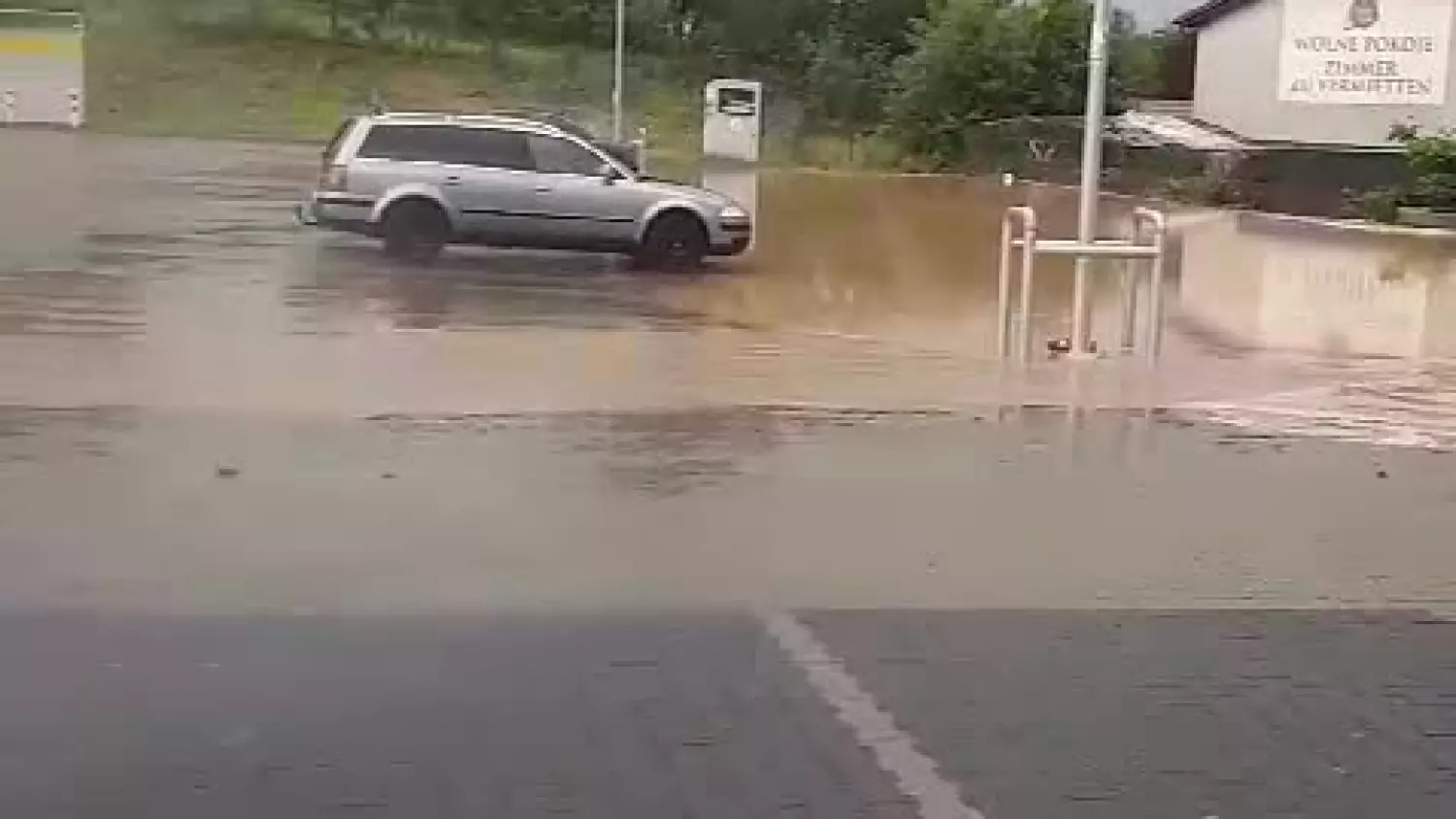 krajnik-zalany-2.mp4