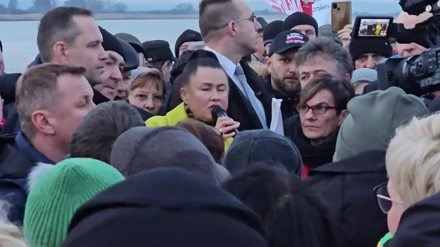 a-grudzinska-o-edo-na-spotkaniu-z-knawrockim-gryfino-22022025.mp4