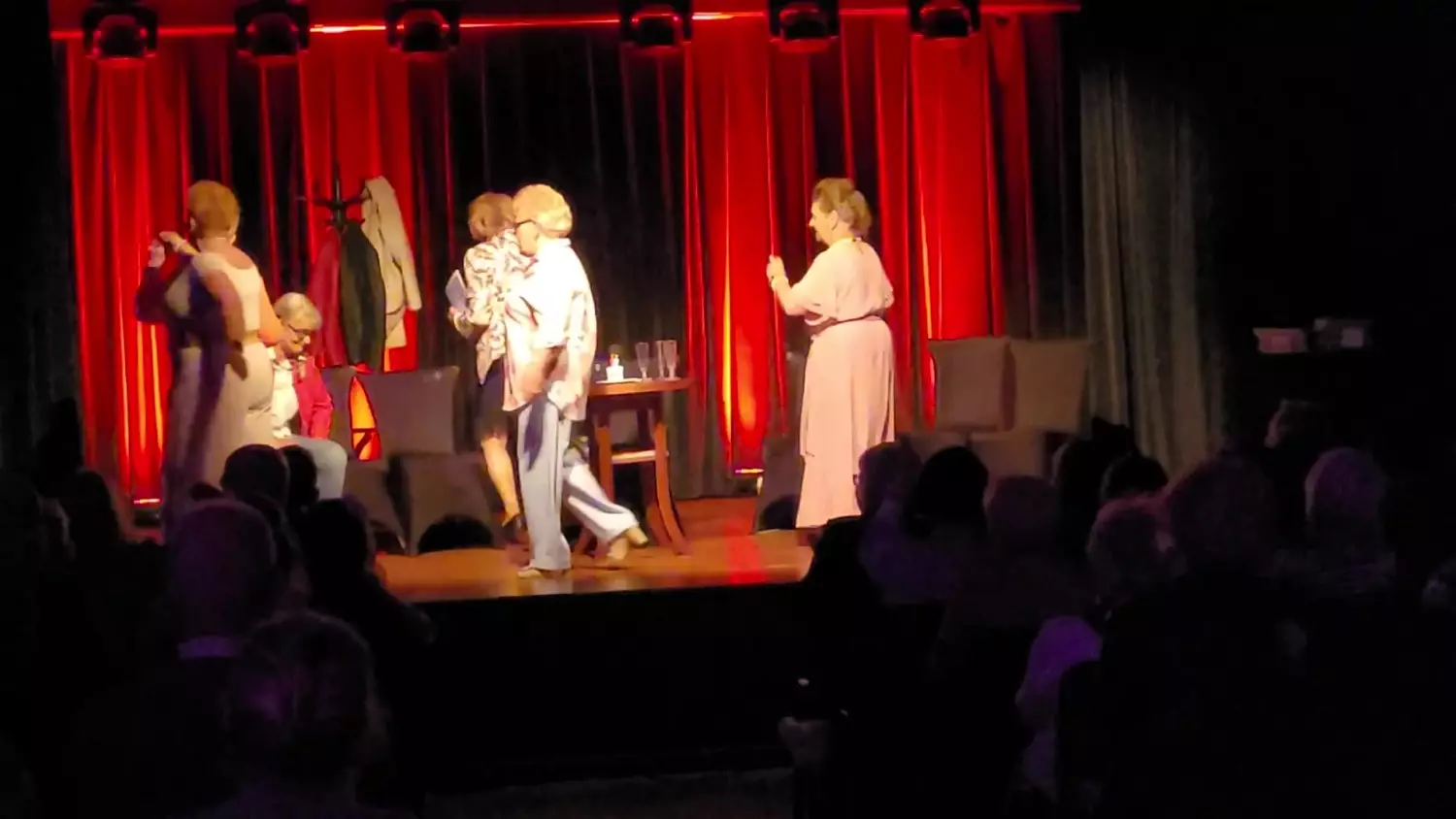 teatr-fajne-babki-1-chojna-24052025.mp4