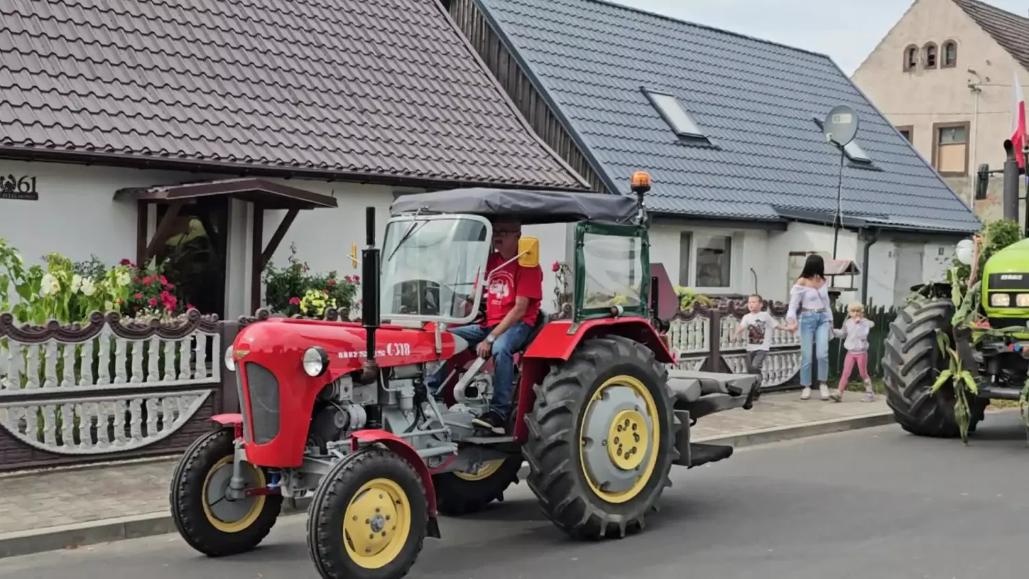 korowod-dozynkowy-zelechowo-2025.mp4