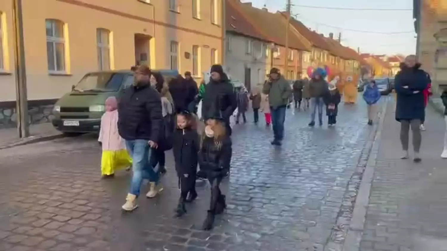 parada-postaci-bajkowych-2-mieszkowice-23112025.mp4