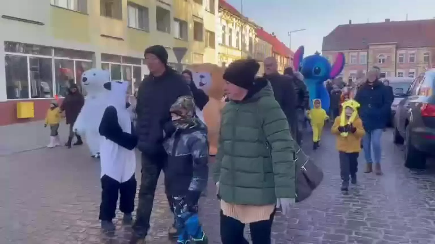parada-postaci-bajkowych-1-mieszkowice-23112025.mp4